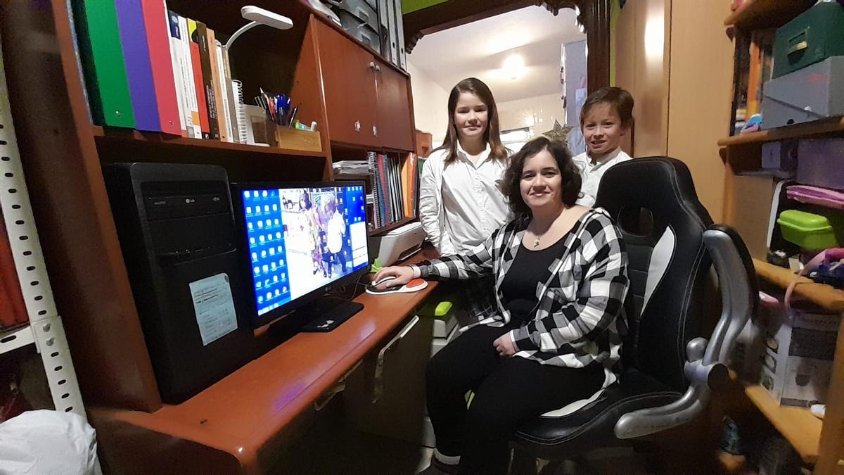 Vanesa García, con sus hijos Erik y Janis.