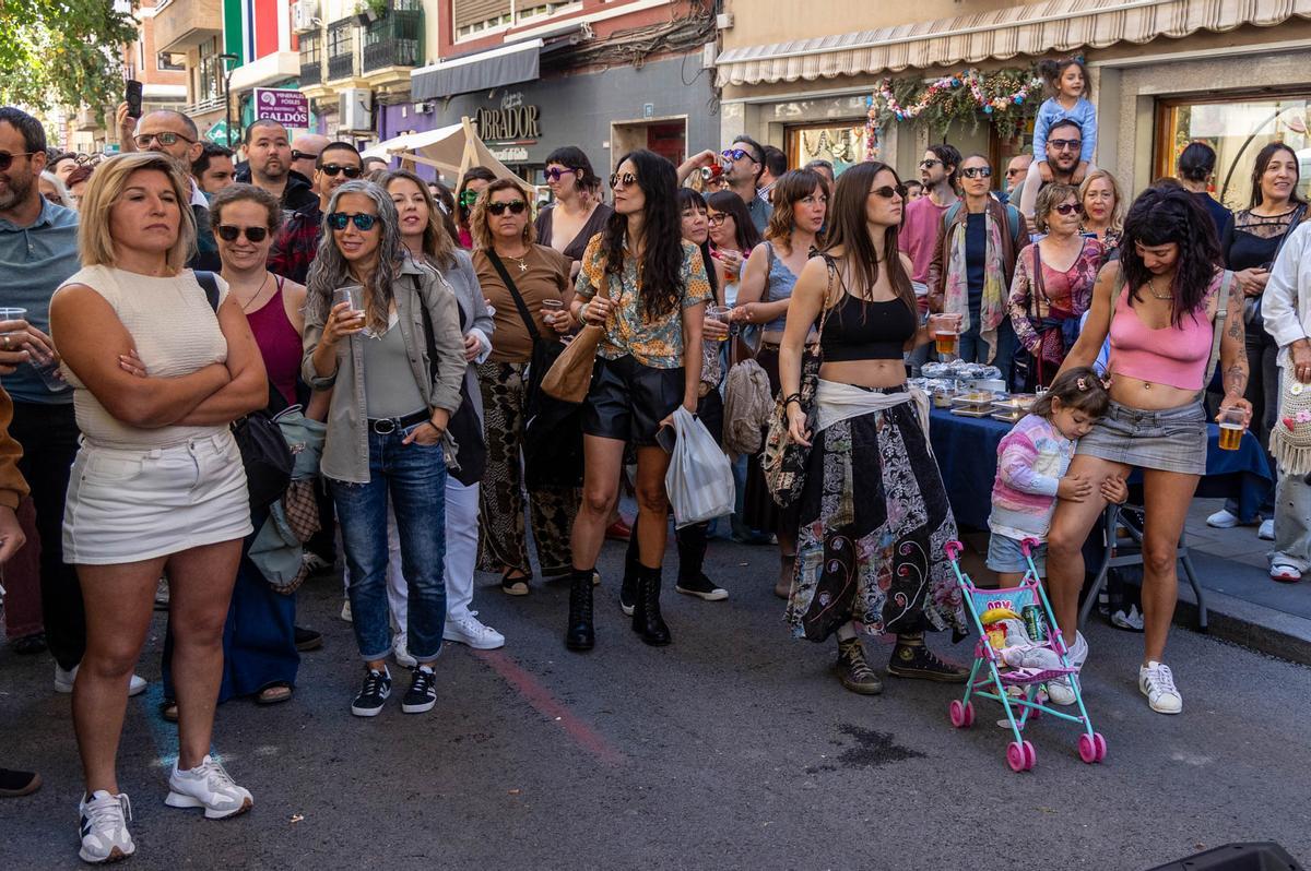 Poeta Quintana llena la calle