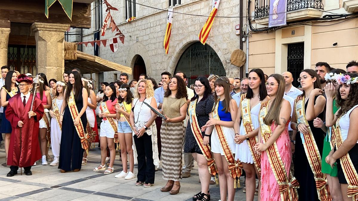 La alcaldesa de la localidad, Ana Mª Besalduch, y la diputada provincial de Turismo, Virginia Martí, no se han perdido el esperado evento.