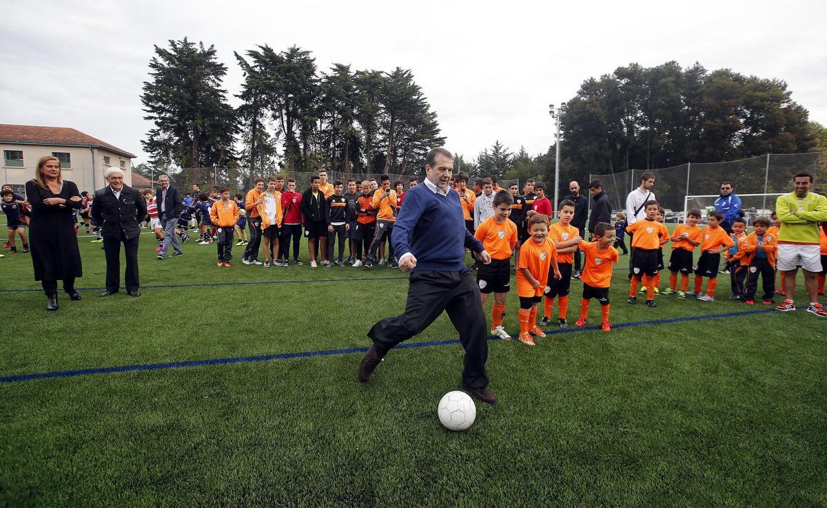 Apertura oficial del campo de fútbol de la Etea (2015)