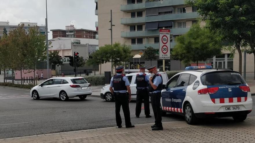 Imatge de l&#039;operatiu dels Mossos d&#039;Esquadra de prevenció de robatoris amb força a domicilis del Baix Llobregat fet aquest 13 d&#039;agost del 2020