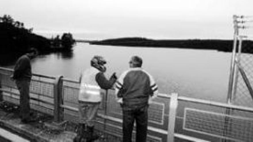 La presa de Villar del Rey contiene agua para abastecer la ciudad durante 3 años