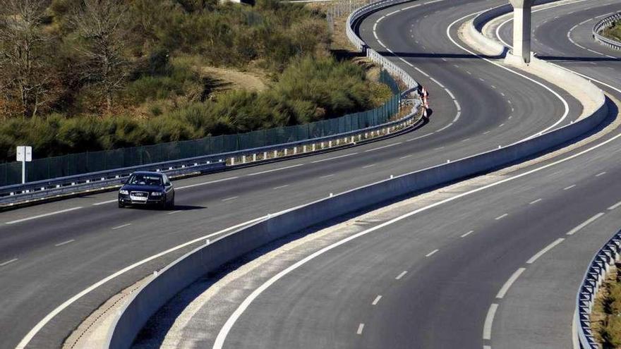 Vista de un tramo de la autopista entre Lalín y Dozón. // Bernabé/Javier Lalín