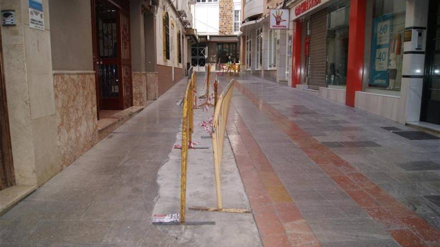 El Ayuntamiento repara la calle Montenegro