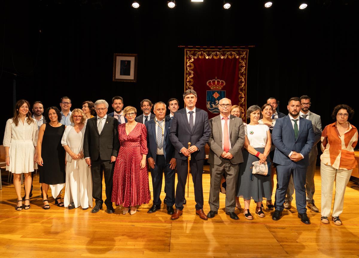 Los 21 concejales de la nueva corporación de La Vila Joiosa.