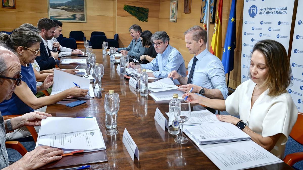 Asistentes a la reunión del patronato  este jueves, en Silleda.