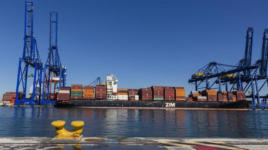 Dos niños se ahogan tras saltar al agua en el puerto de Valencia para no ser repatriados