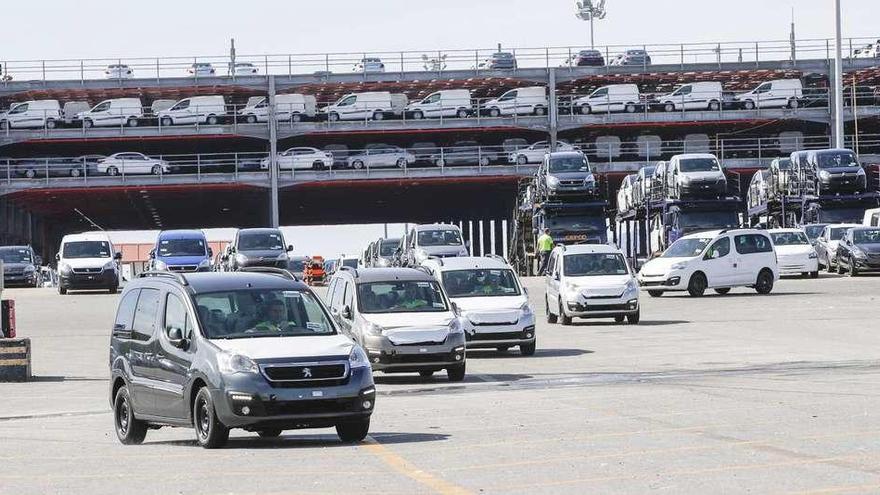 Los Berlingo-Partner (en la foto, en la terminal de transbordadores de Bouzas) volvieron a ser las estrellas de Balaídos en 2017. ricardo grobas