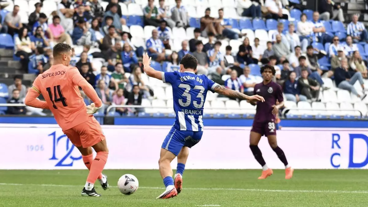 Los tres debutantes del Deportivo: una captación tardía, un retornado y un supuesto novato