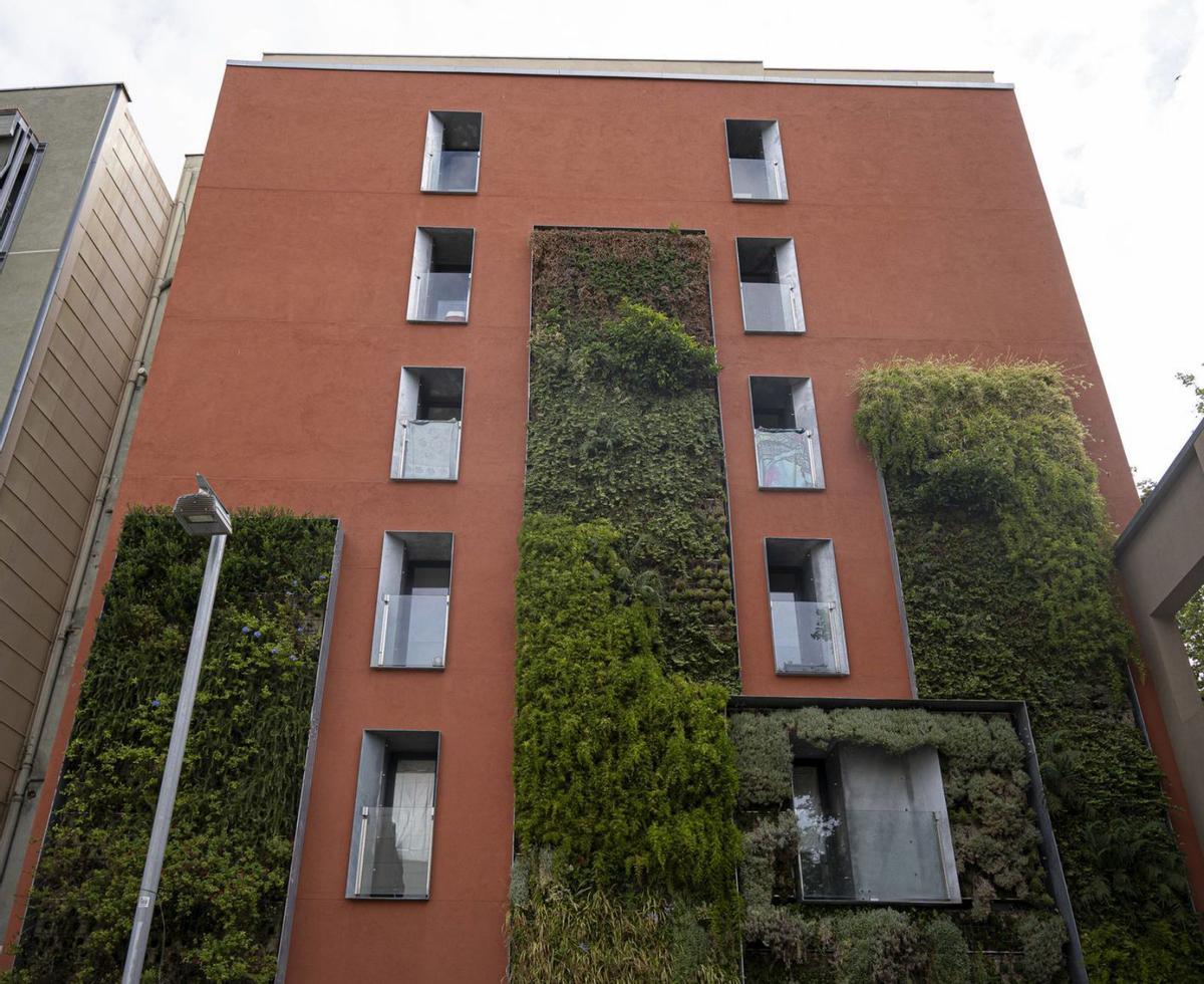 BCN busca arquitectes joves per remodelar parets mitgeres