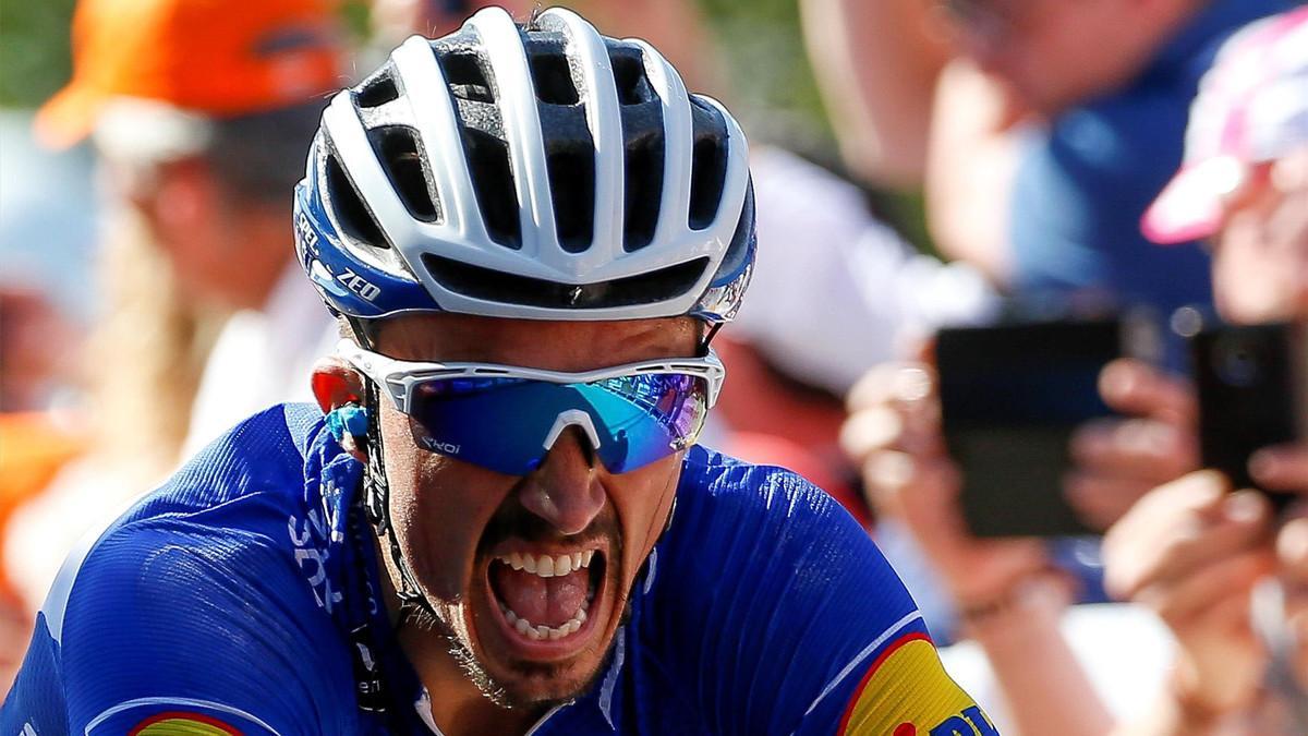 Julian Alaphilippe, Quick-Step, celebra su victoria en la carrera Fleche Wallone