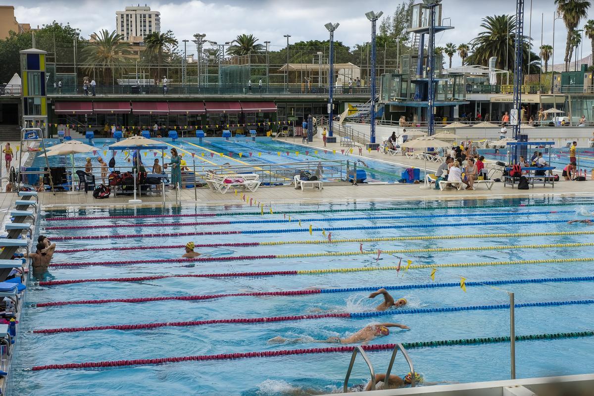 Instalaciones y piscinas del Club Natación Metropole.