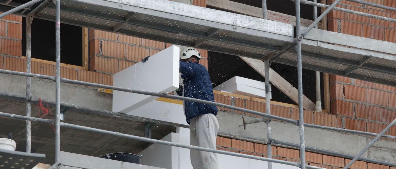 El número de empleados de la construcción dados de alta en el mes de junio en la Seguridad Social es un 2,9% mayor que el de 2019.