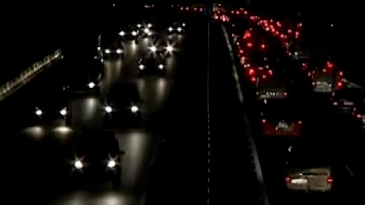 Deambula por la autopista del Norte en la madrugada del viernes al sábado