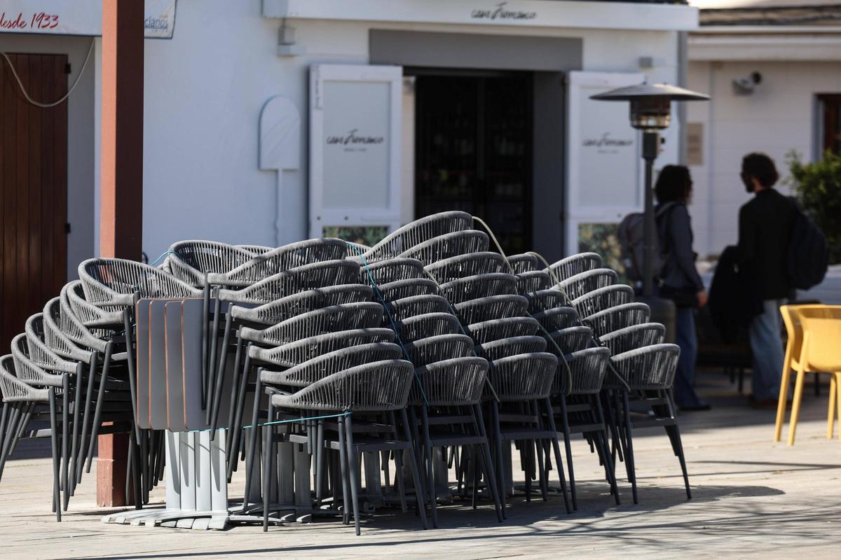 Galería: los comercios de la zona del puerto de Ibiza recobran vida durante la Semana Santa