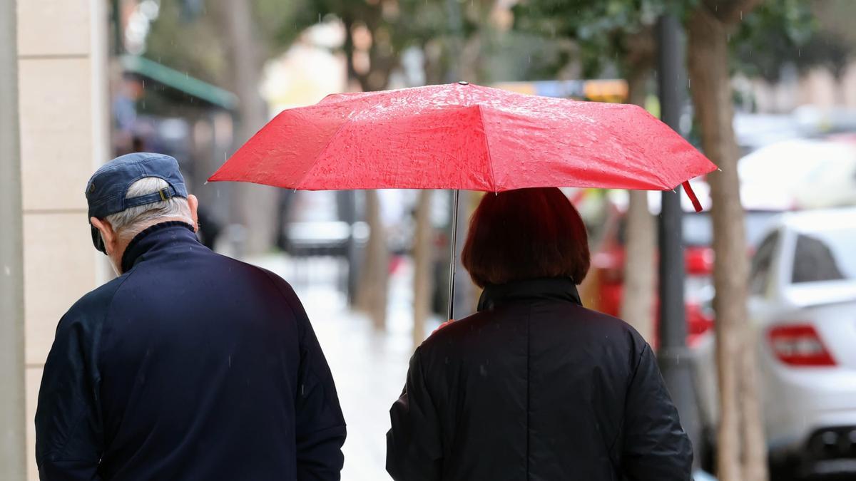 La lluvia llega a la provincia de Alicante