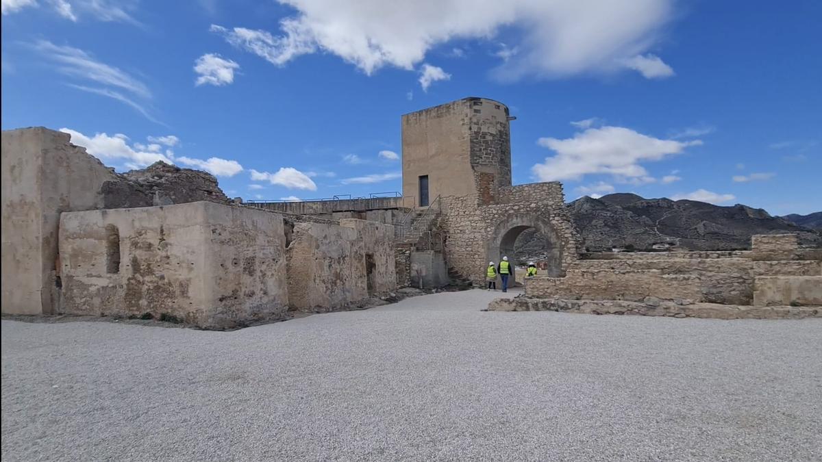 El Castillo-Palacio de Elda durante las tareas de restauración que se llevan a cabo desde enero