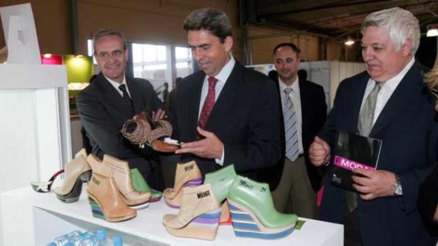 El conseller Vicente Rambla visitó ayer la feria.