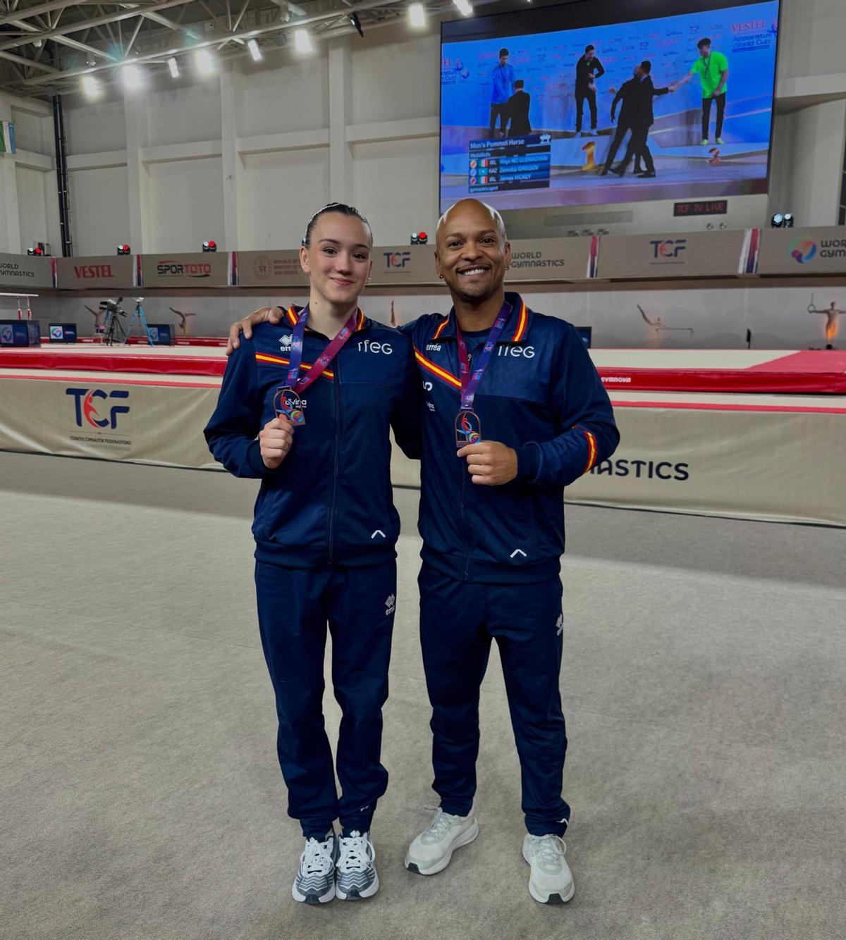 Laia Font i Ray Zapata, amb els seus dos bronzes a Turquia