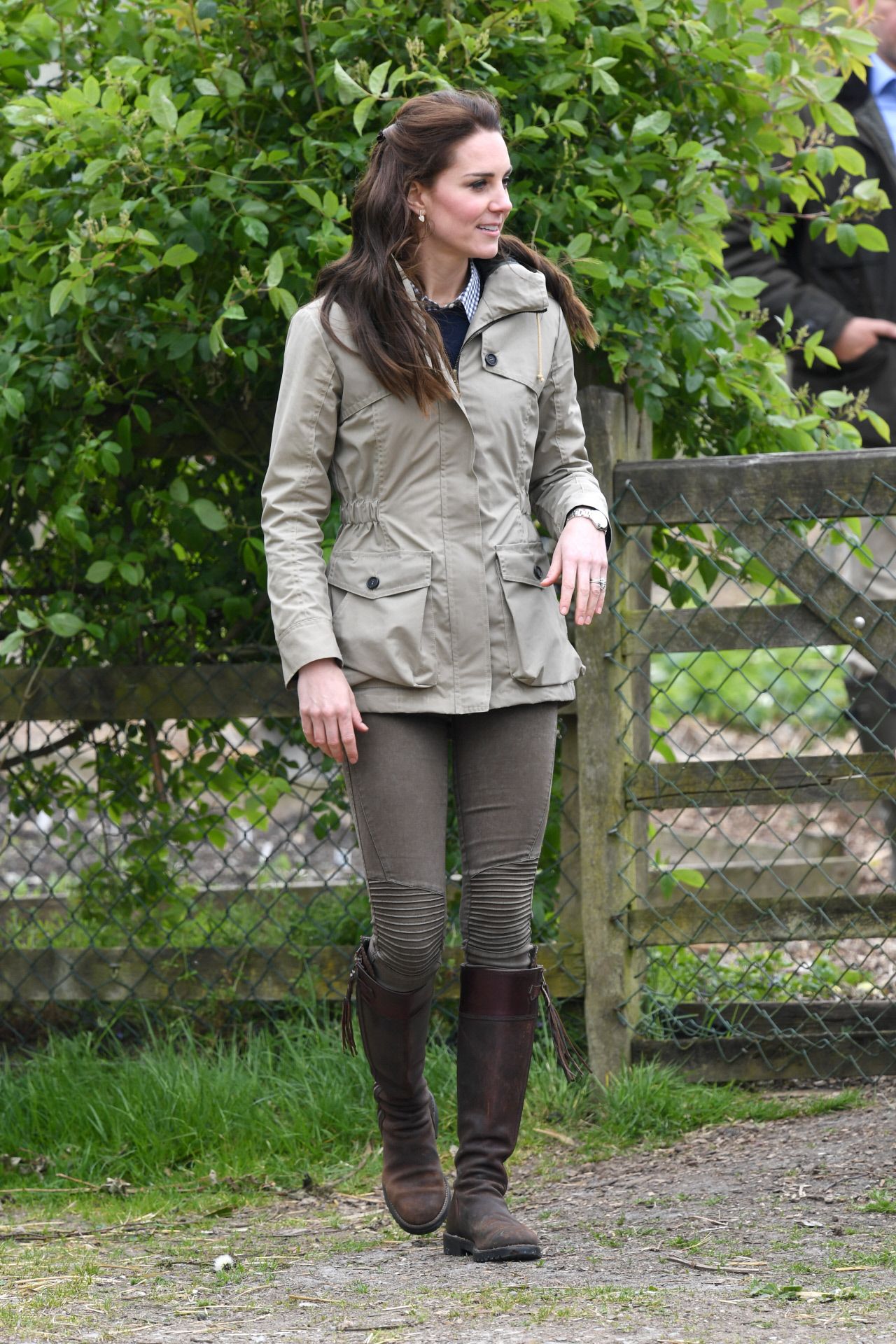 Kate Middleton con pantalón de Zara