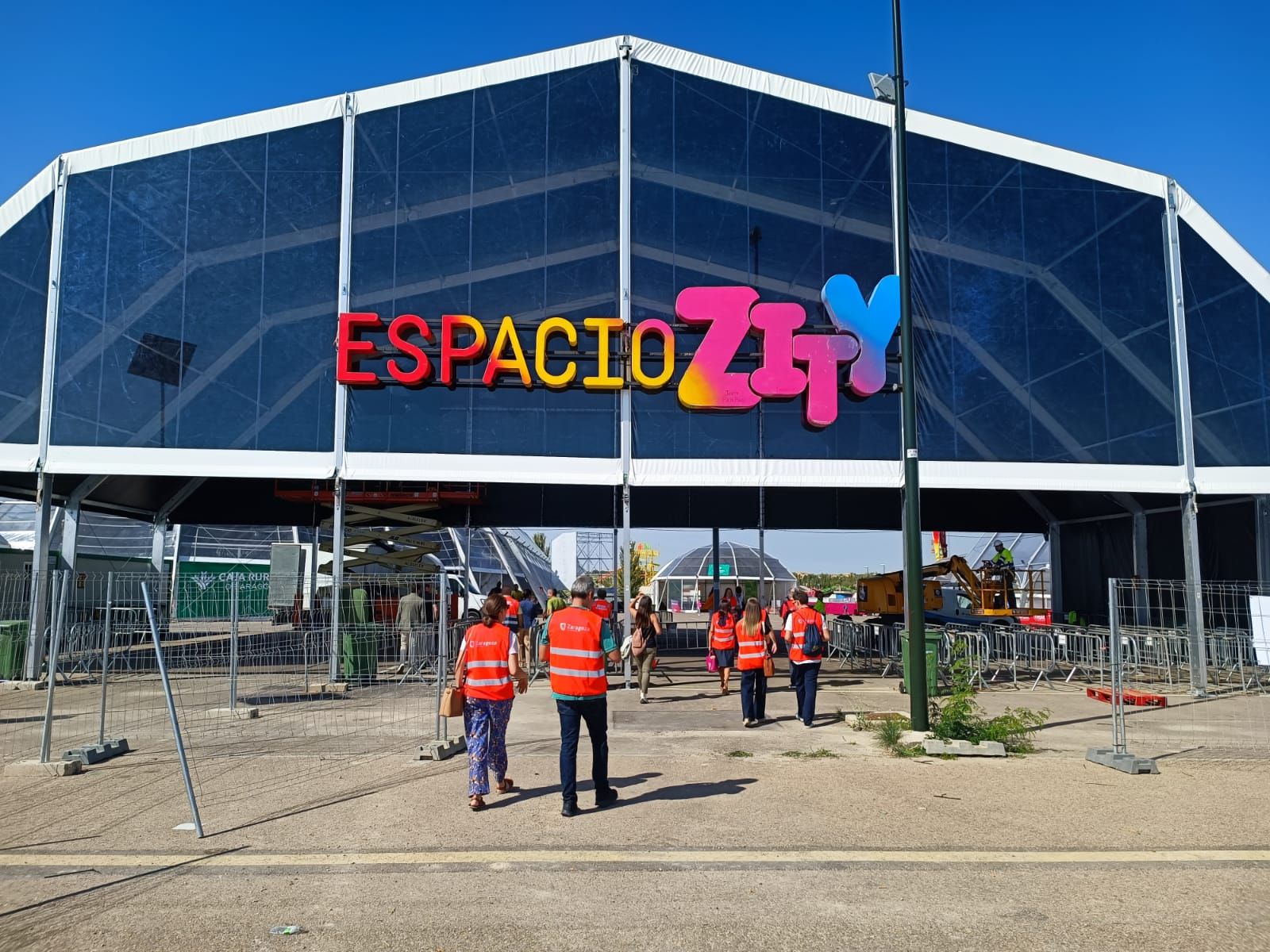 En imágenes | El recinto ferial se prepara para las inminentes Fiestas del Pilar