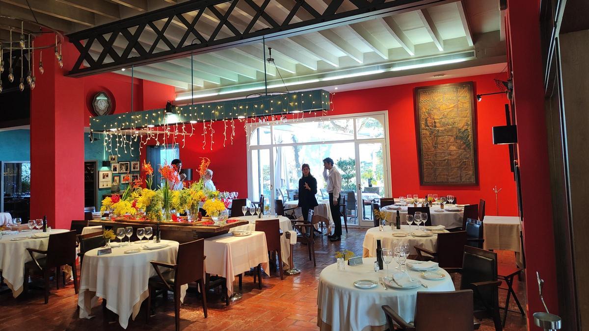 Uno de los comedores del restaurante Hispania.