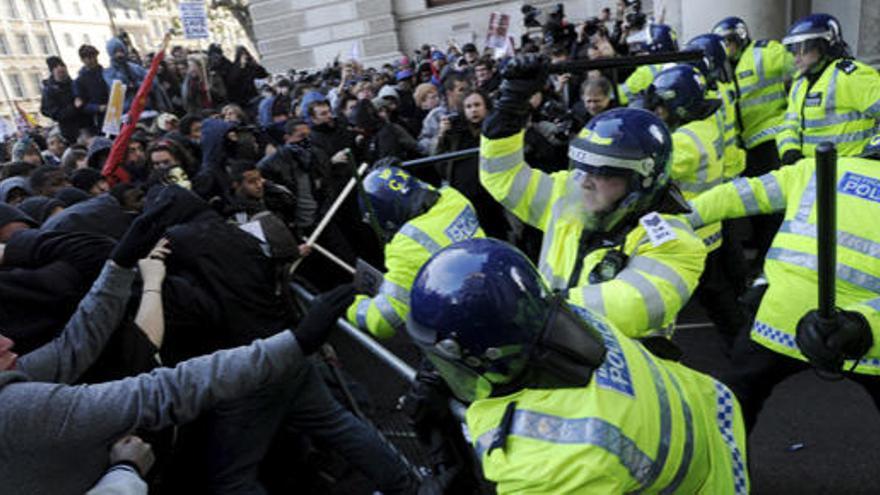 Ocho heridos y 15 detenidos en las protestas de Londres