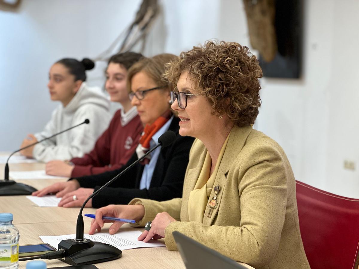 La alcaldesa, Ana Fernández, durante la presentación del proyecto.
