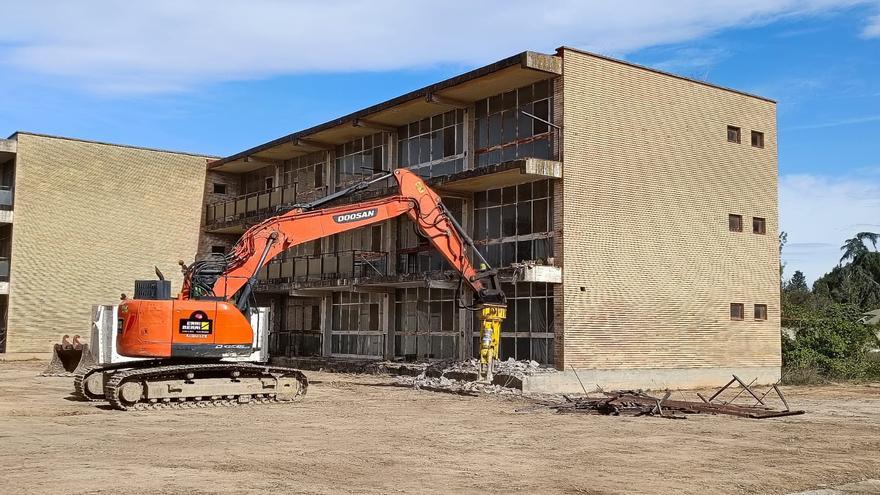 Montepino inicia el derribo de la Universidad Laboral para levantar otro gran centro logístico