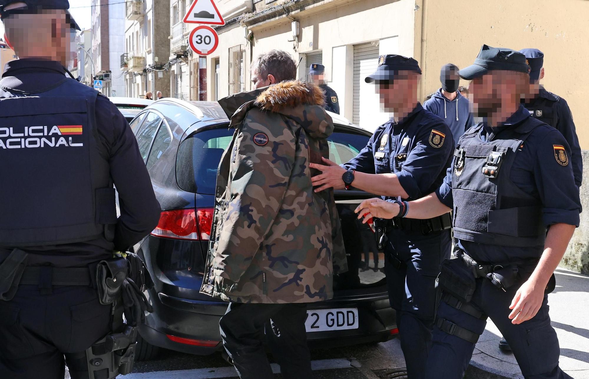 Golpe policial a la banda de atracadores que robó 300.000 euros en un banco del centro de Vigo