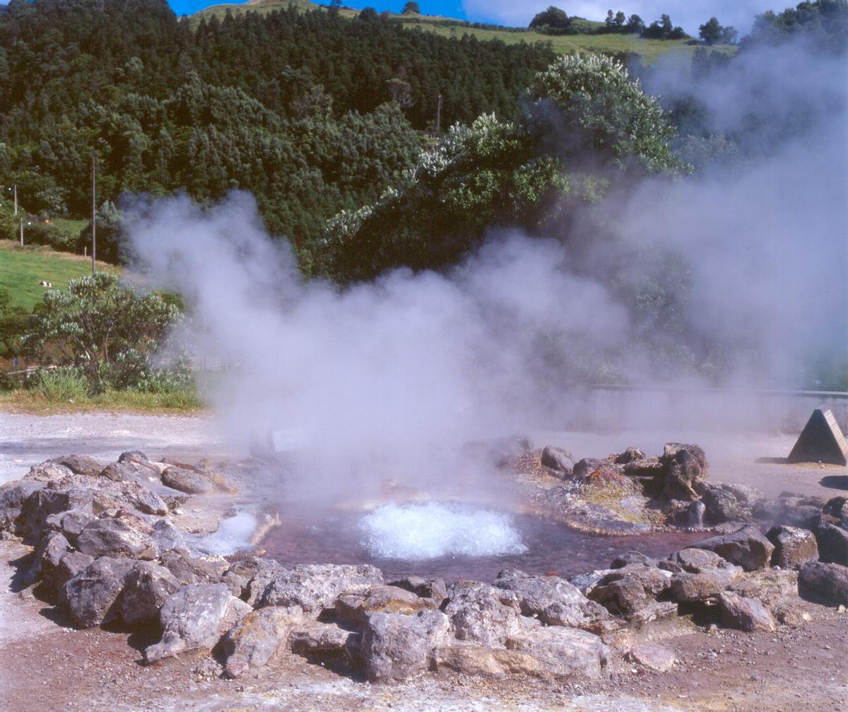 Fuentes termales en la Laguna de Furnas