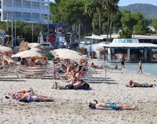 La presión humana en Ibiza cae un 15% en octubre y un 3,2% en la temporada