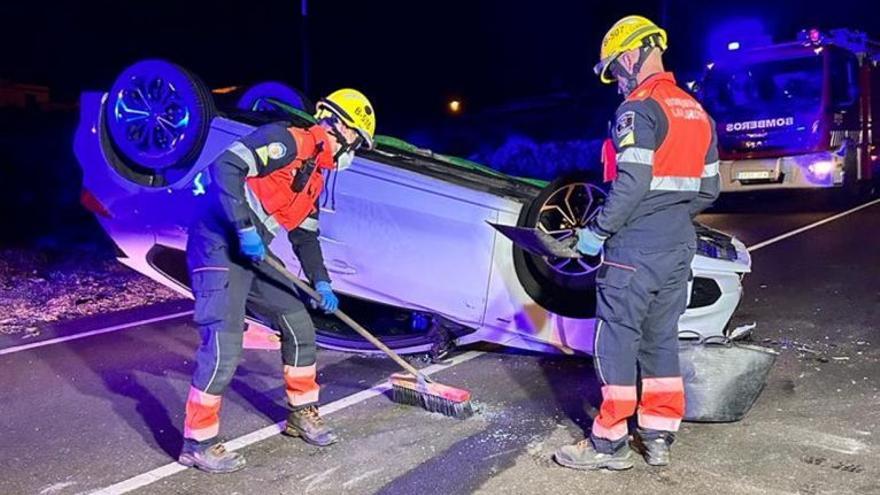 El vuelco de un coche en Lanzarote deja dos mujeres heridas