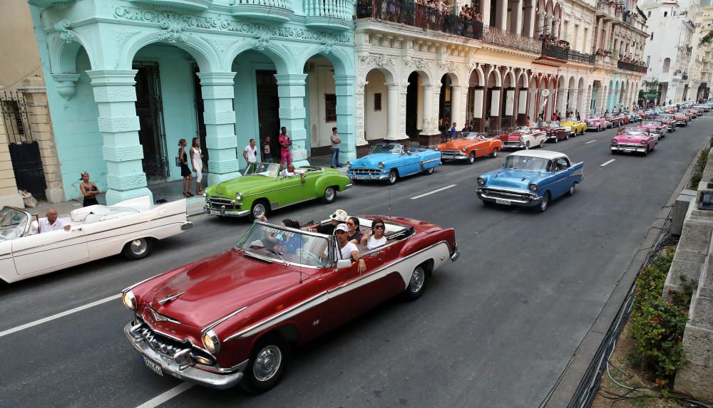 Invitados al primer desfile de Chanel en La Habana.