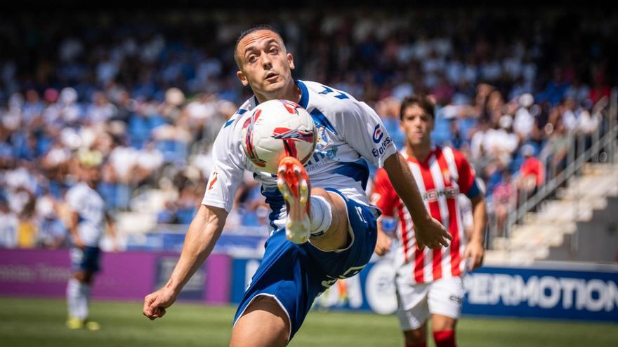 El hilo de esperanza del CD Tenerife pasa por El Molinón