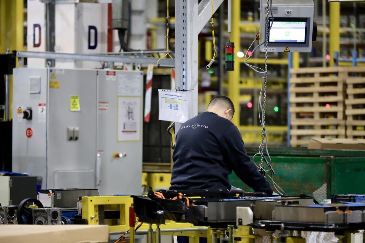 La industria manufacturera (que engloba a sectores tan diversos y críticos como automoción, siderurgia, alimentación, bebidas, cemento, materias primas o química) ha advertido que el absentismo está dañando su productividad.