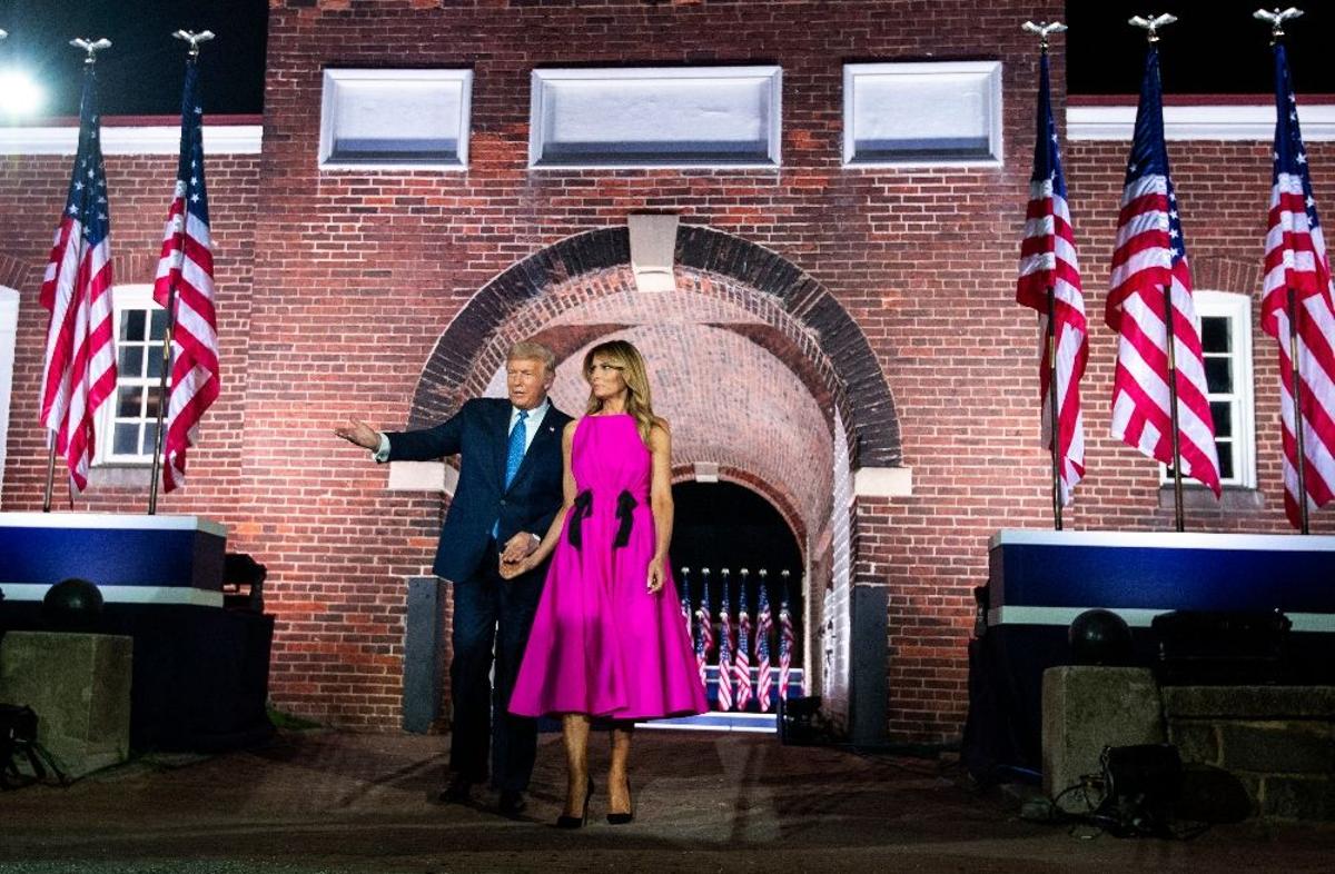 El fucsia, color elegido por Melania Trump en su última aparición