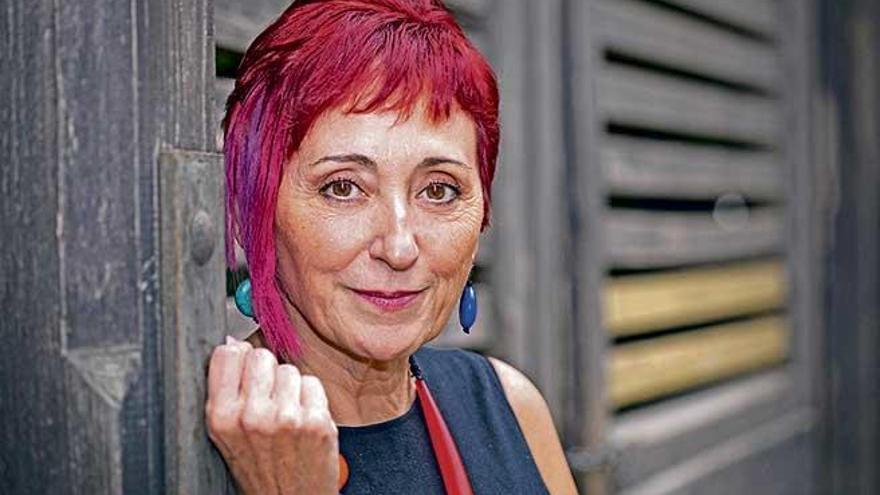 Elia Barceló, escritora que vende miles de ejemplares de ´El color del silencio´.