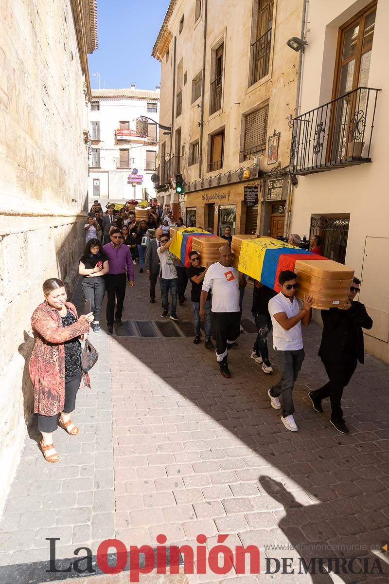Imágenes del funeral en Caravaca de algunas de las víctimas del incendio en las discotecas de Murcia
