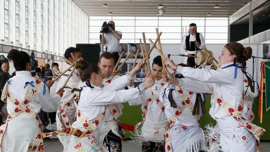 Danzas de paloteo de Muelas del Pan.