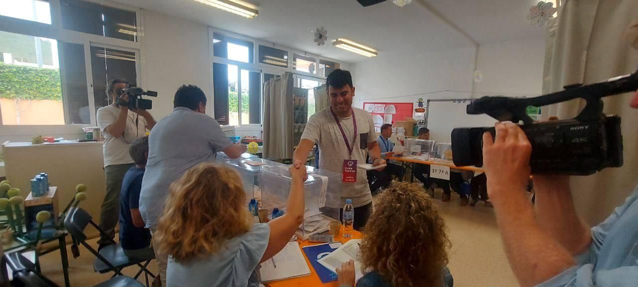 Todas las imágenes del voto de los políticos en Ibiza y Formentera