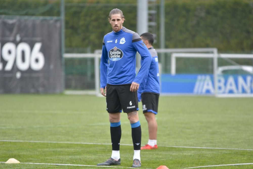 Se ejercitan al margen del grupo Fede Valverde y Florin Andone.