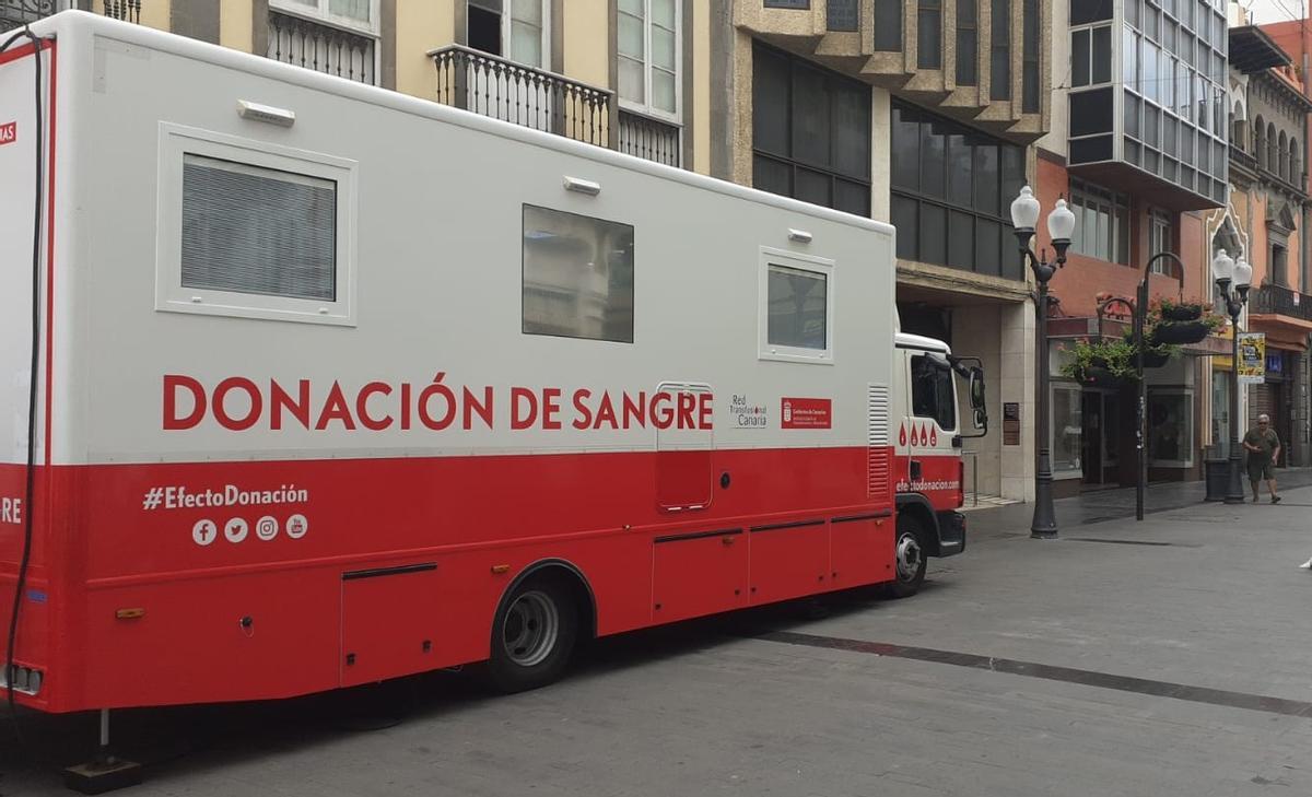 Unidad móvil en Triana