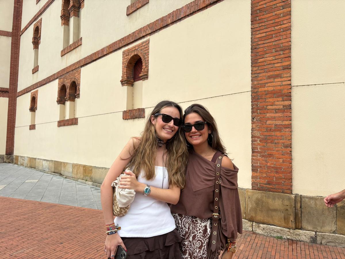 El ambiente en la novillada para cerrar la feria de Begoña en El Bibio, en imágenes El ambiente en la novillada para cerrar la feria de Begoña en El Bibio, en imágenes