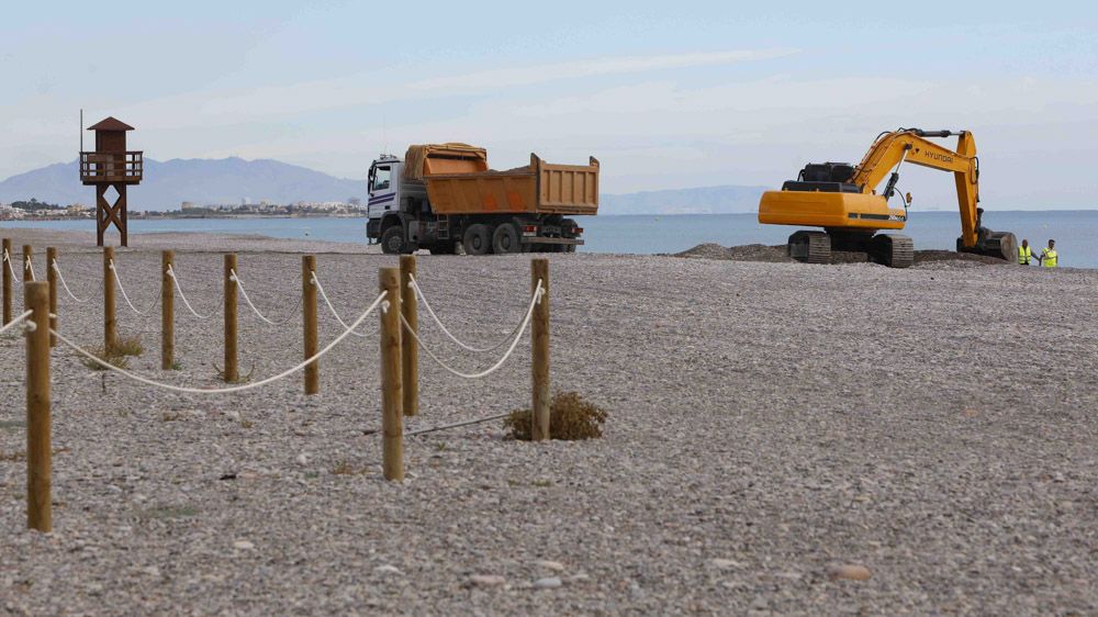 Retiran sin avisar piedra de la playa de Corinto para Almenara.