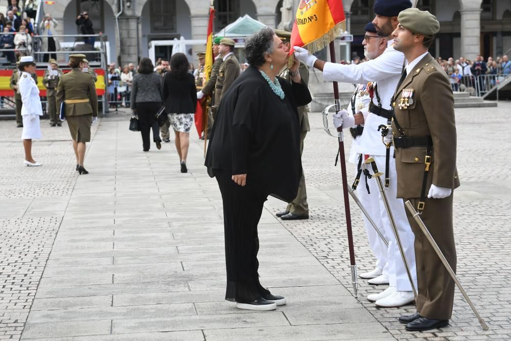 Ceremonia civil de jura de bandera en María Pita