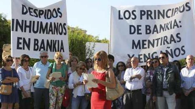 Un momento de la protesta de ayer frente al Hotel Husa.