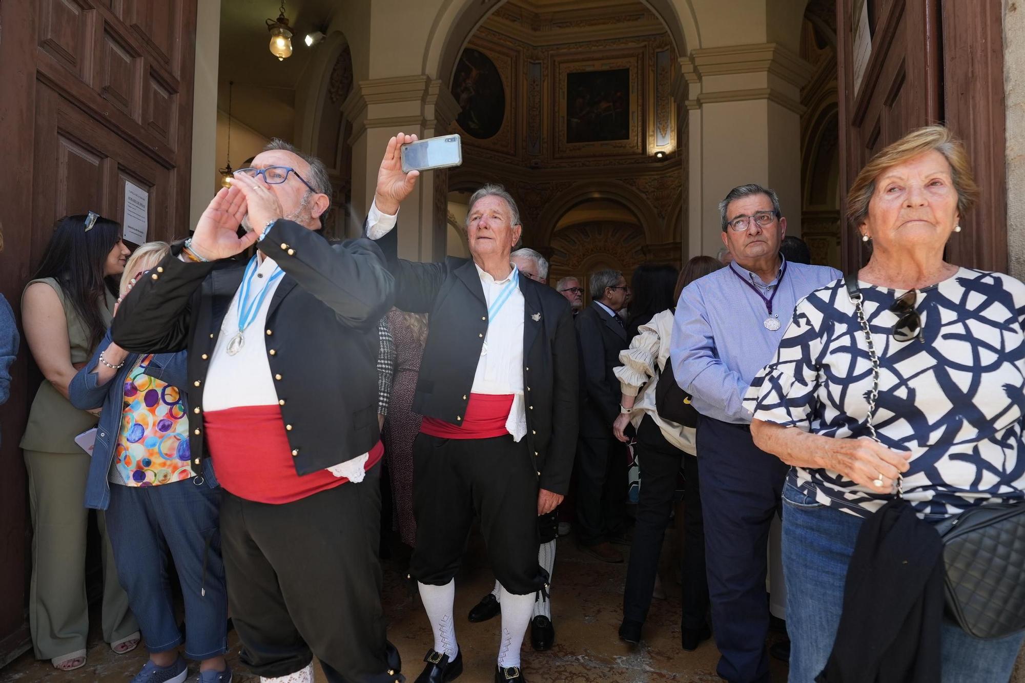 Galería de imágenes: La Virgen del Lledó sale de la basílica para ir a la ciudad