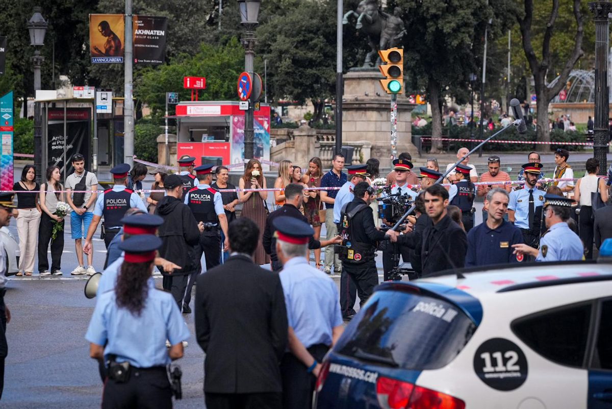 Rodaje de la película Cronos en la Rambla. Rodaje de la película Cronos en la Rambla.