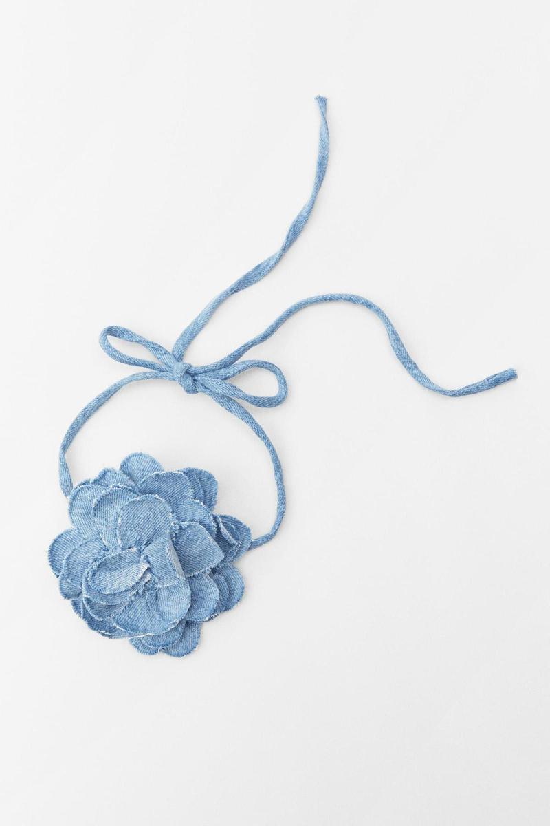 Choker de flores de Zara